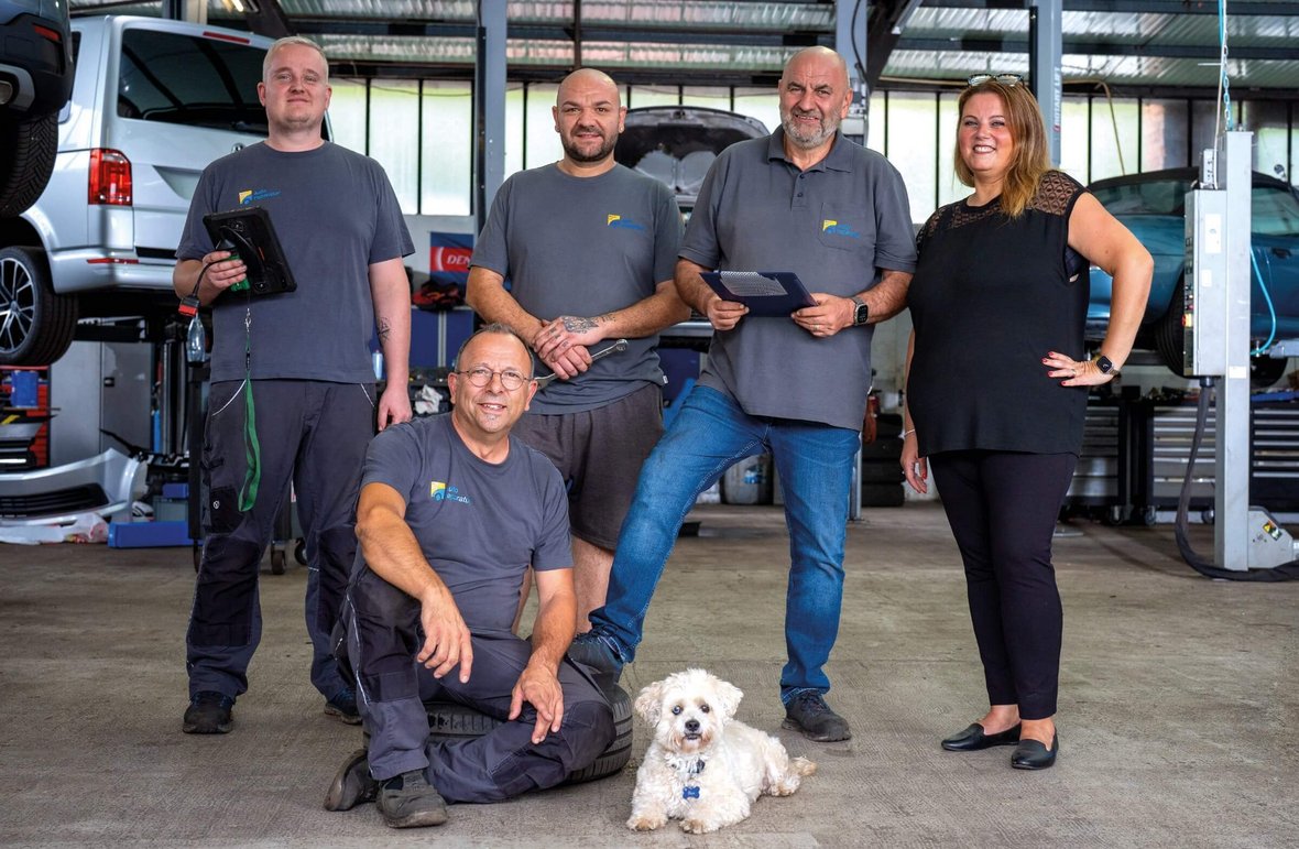 Das Team von KFZ-TECHNIK TUTTO in St. Ingbert Bild: Das Team von KFZ-TECHNIK TUTTO in St. Ingbert